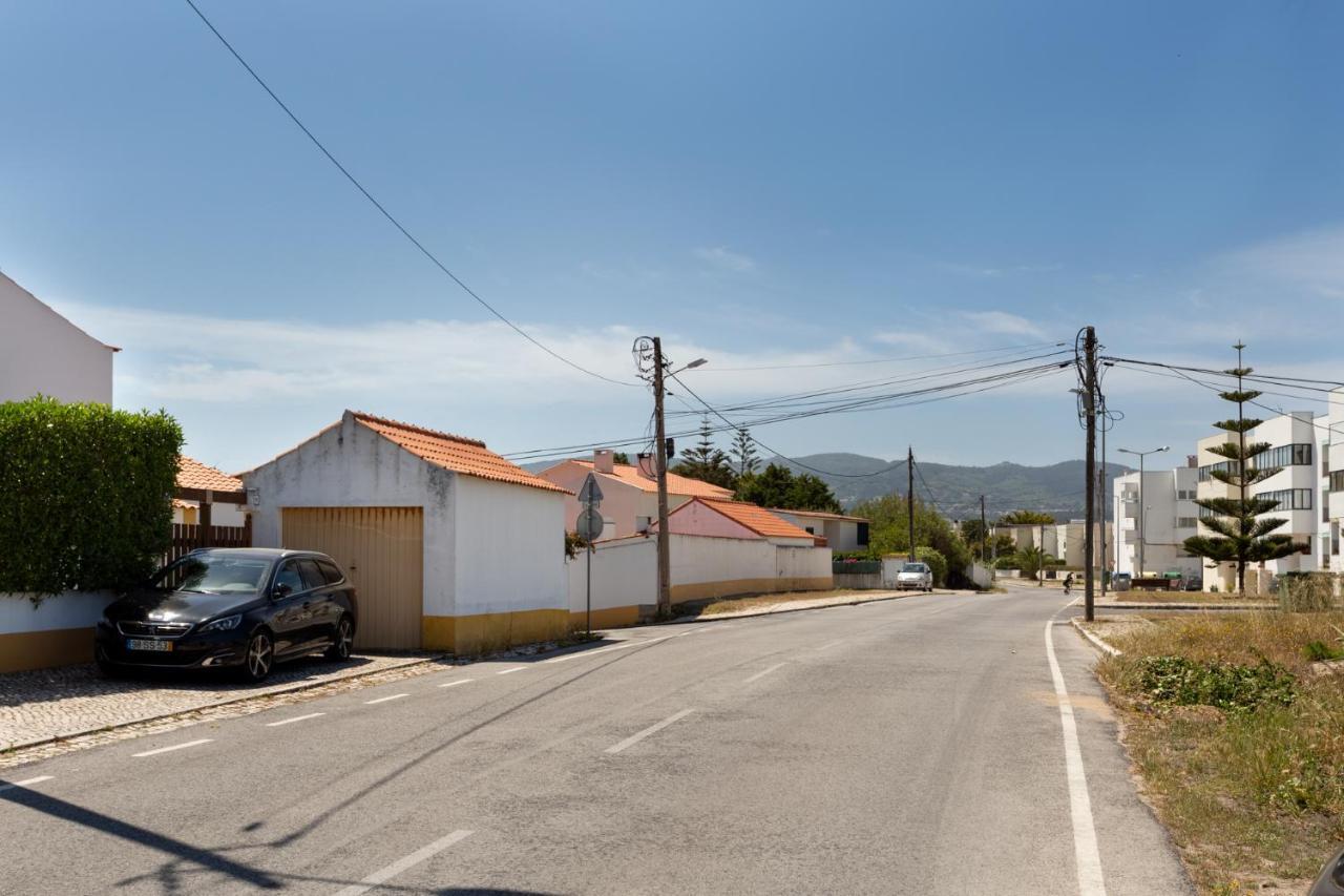 Joivy 3-Br Cottage With Terrace And Garden In Colares Sintra Eksteriør bilde
